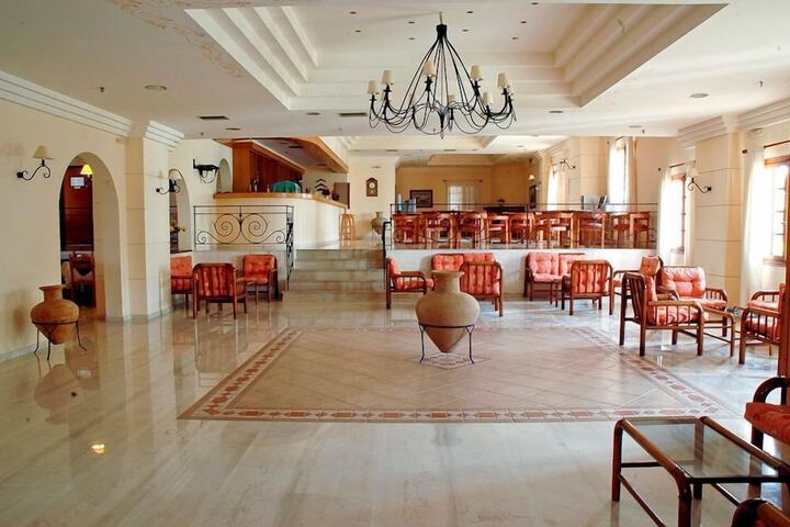 Guest Lobby