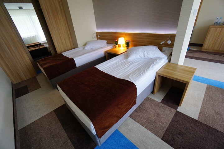 Room 2 of 44