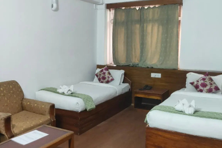 Room 2 of 3