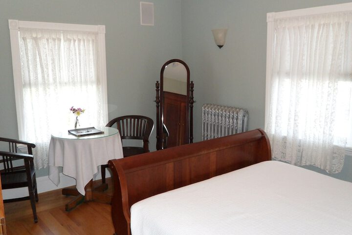 Room 13 of 22