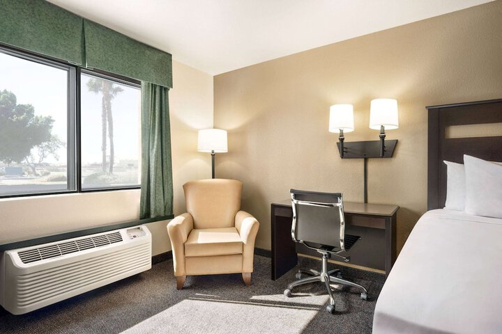 Room 12 of 53