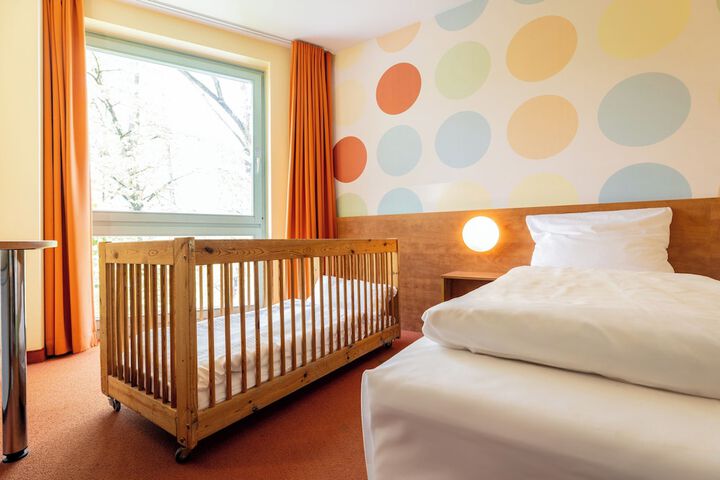 Room 34 of 154