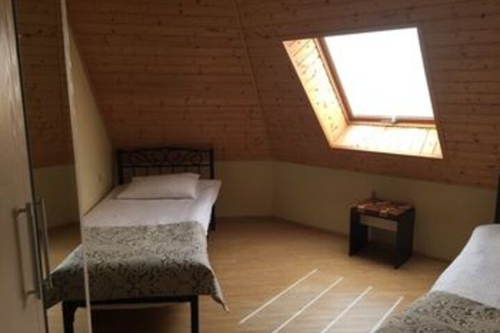 Room 123 of 176