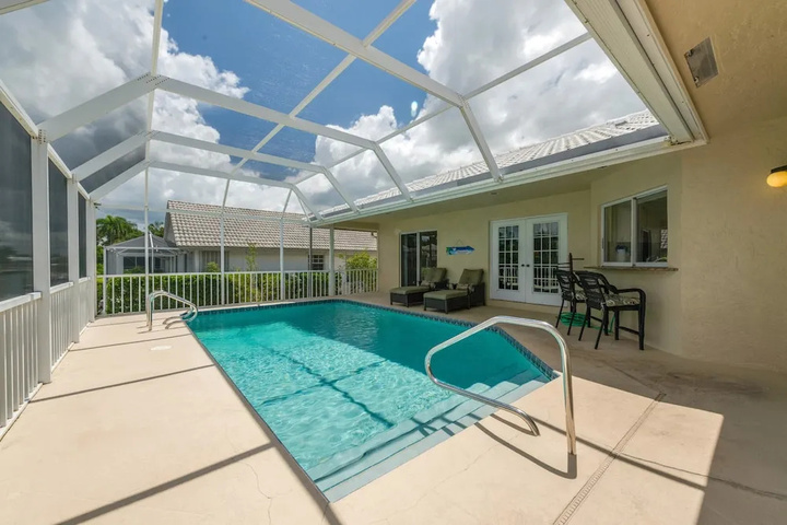 Pool 10 of 22