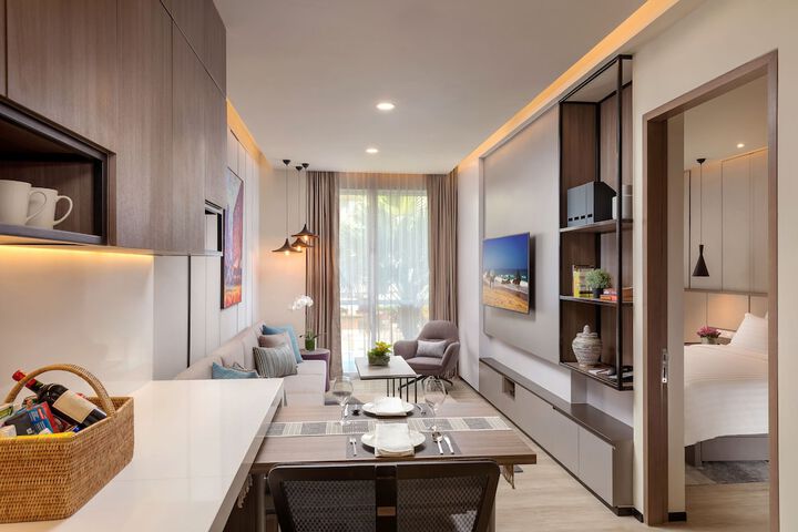 Dining Photos