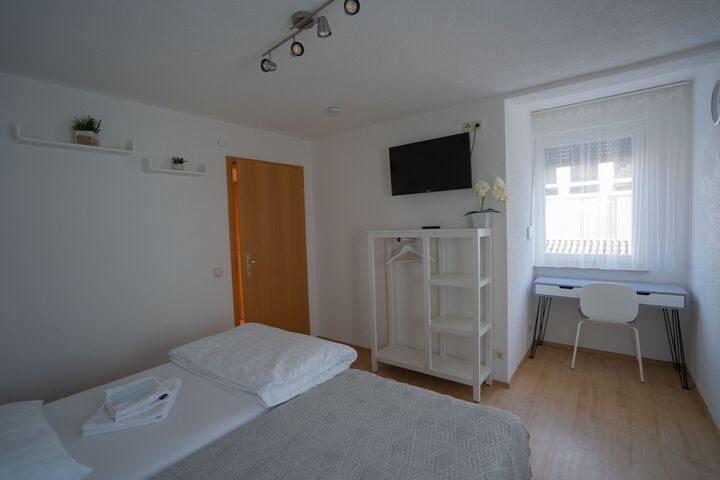 Room 6 of 7