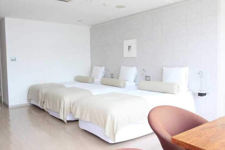 Room 15 of 84