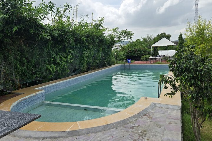 Pool 8 of 15