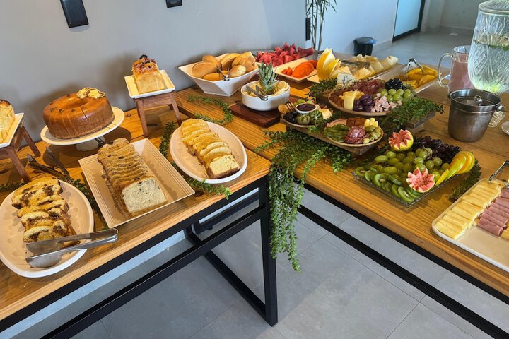 Breakfast/Coffee Service 22 of 30