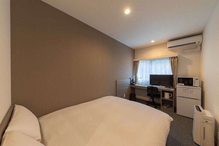 Room 3 of 17