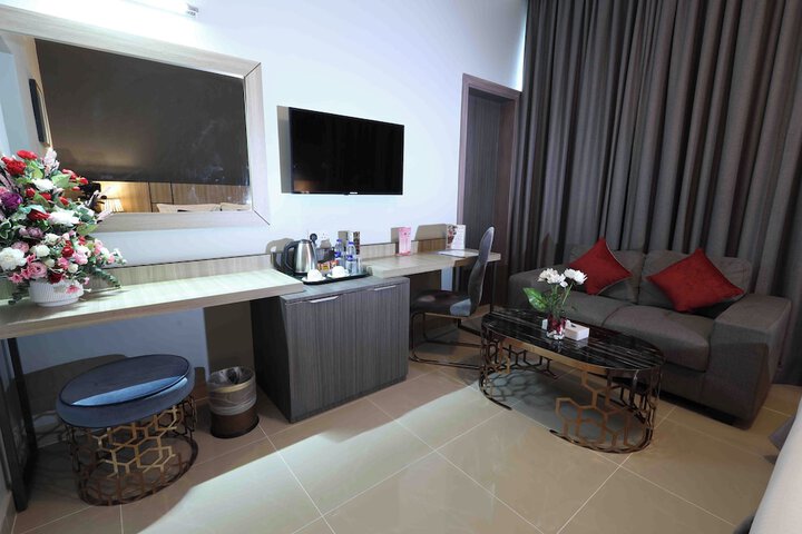 Room 27 of 65