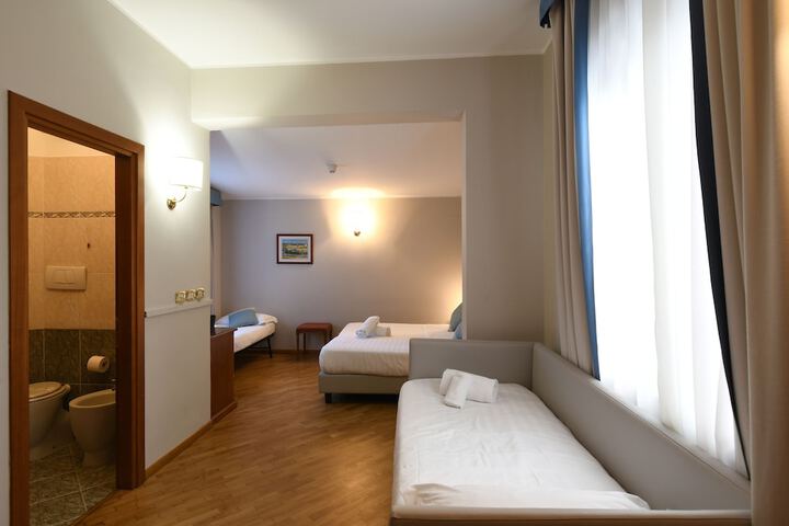 Room 5 of 45