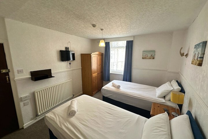 Room 12 of 23