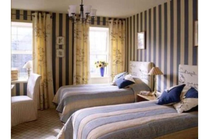 Room 8 of 18