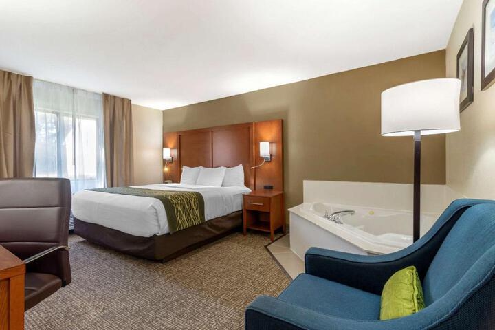1 King Bed (7 of 19)