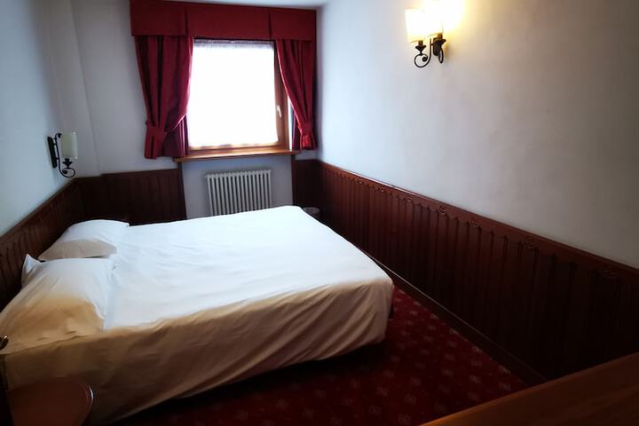 Room 10 of 35