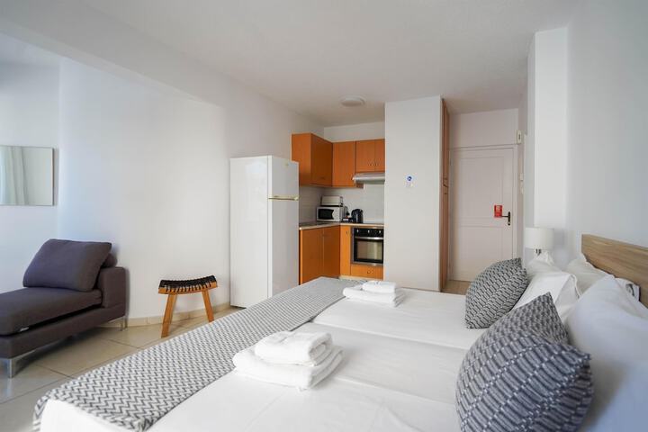 Room 34 of 80