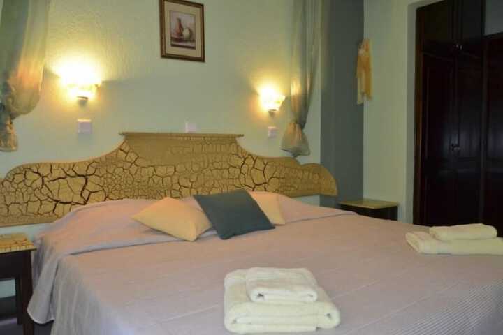 Room 5 of 18