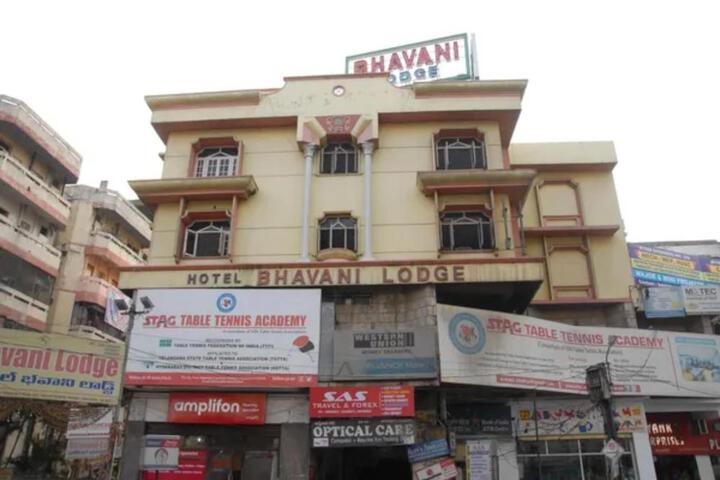 FabHotel Bhavani Inn Luxury Rooms