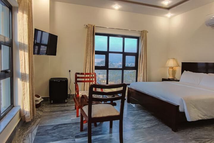Room 9 of 22