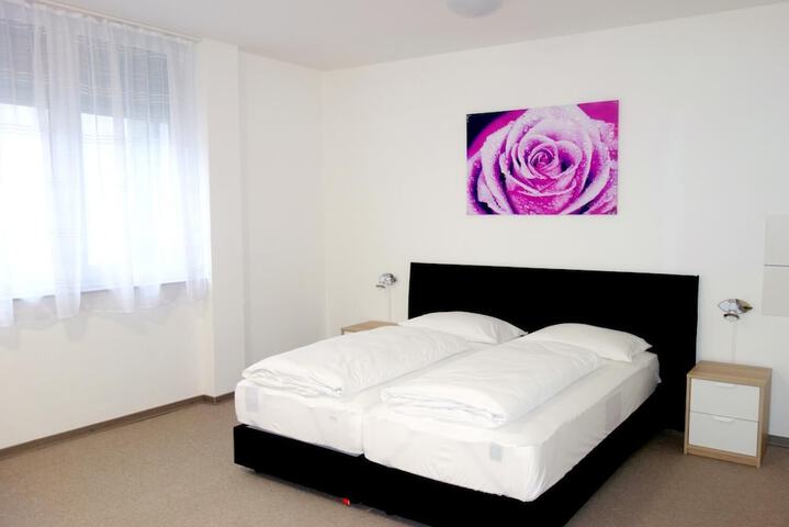 Room 5 of 27