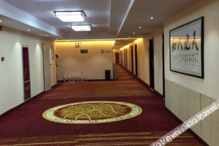 Hotel Interior 4 of 27