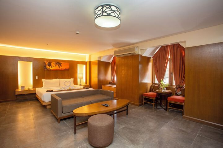 Room 42 of 178