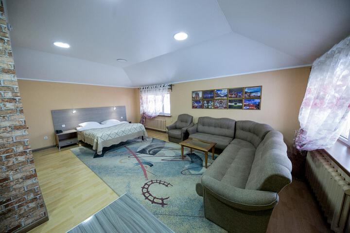 Room 45 of 79