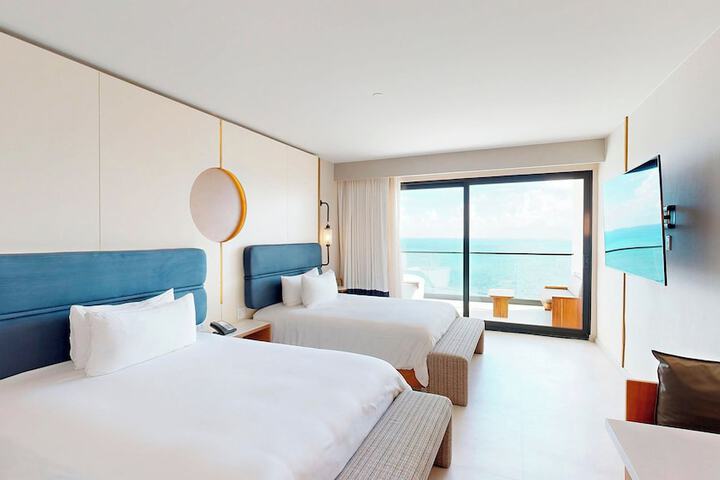 Room 45 of 136