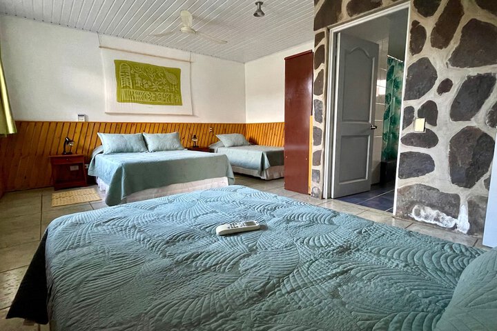 Room 6 of 10