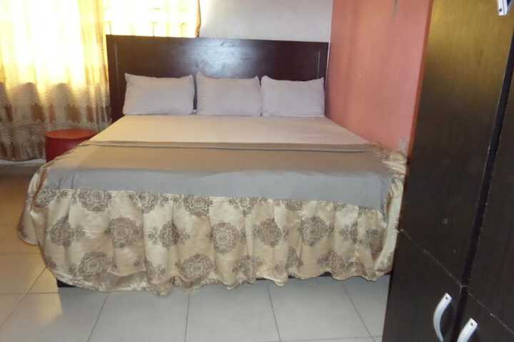 Room 4 of 19