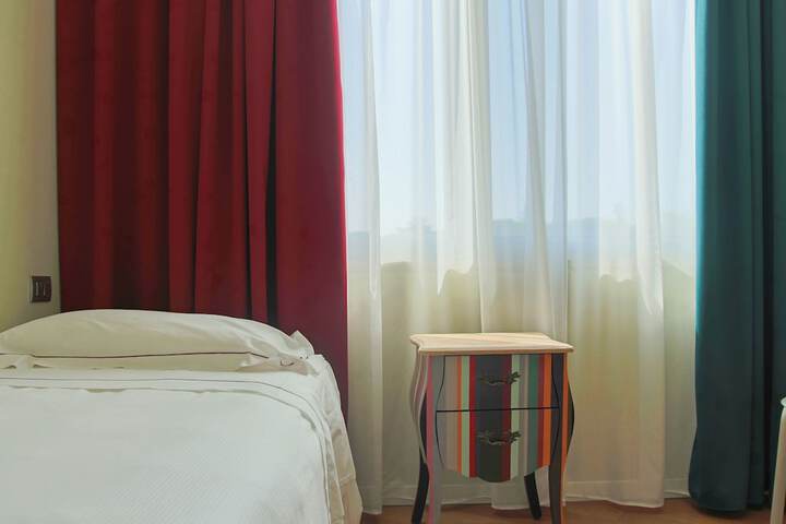Room 6 of 119