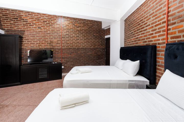 Room 6 of 40
