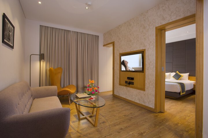 Room 15 of 32