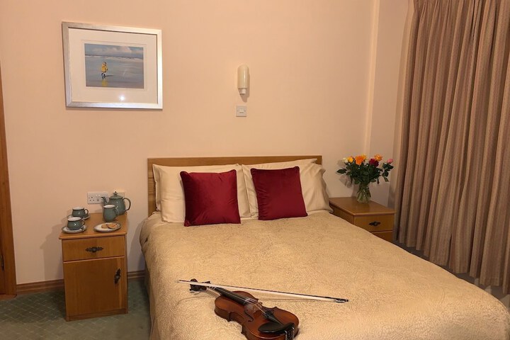Room 6 of 68