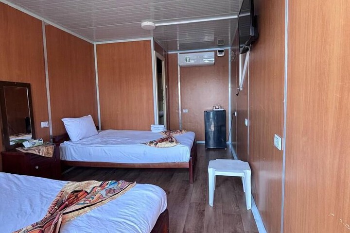 Room 27 of 117