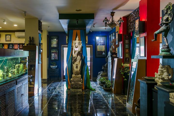 Guest Lobby