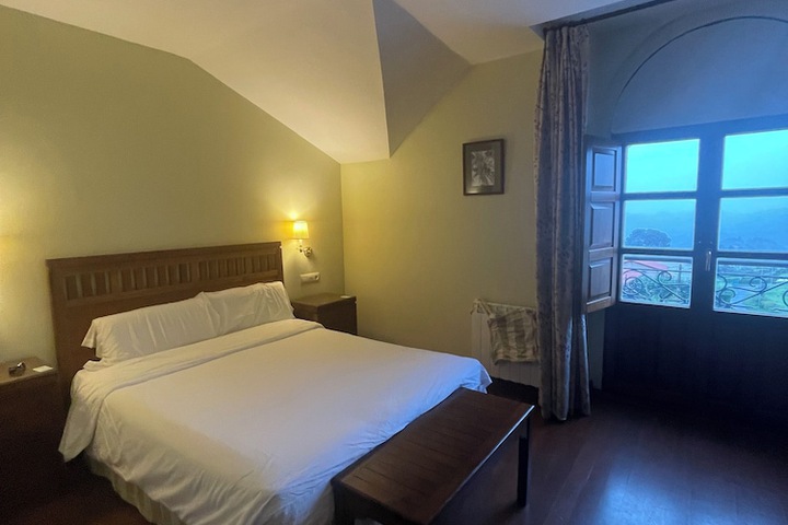 Room 14 of 49