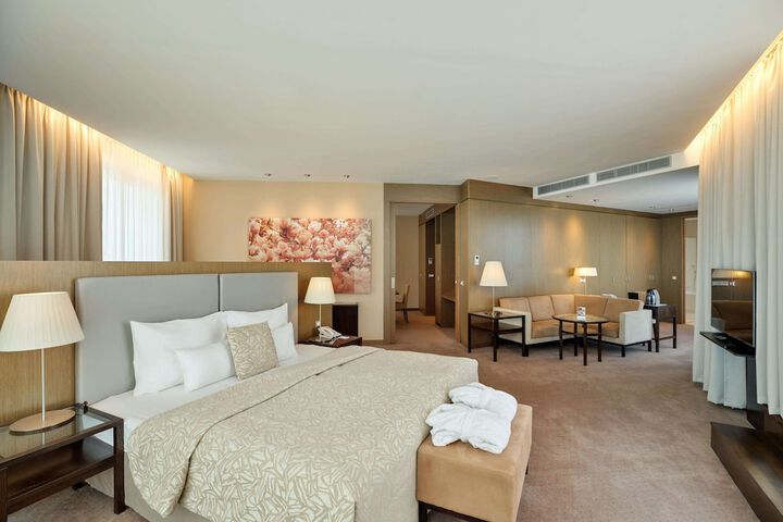 Room 45 of 111