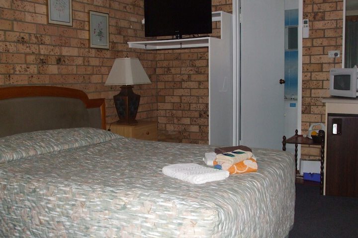 Room 3 of 33