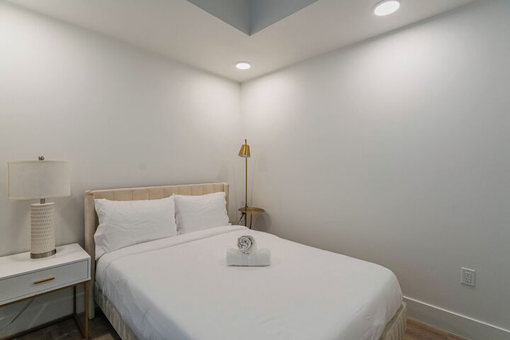 Room 4 of 48