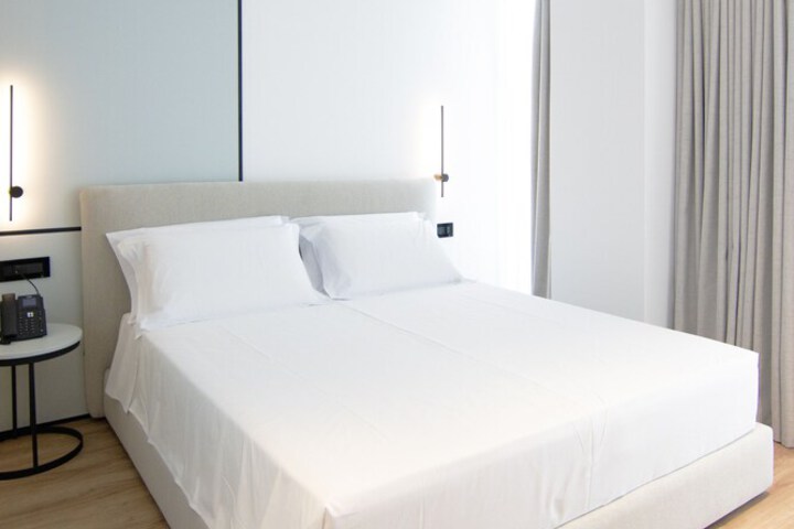 Room 17 of 44