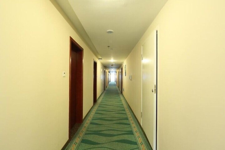 Ballroom/Hall 53 of 54