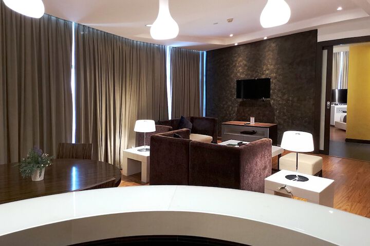 Room 95 of 168