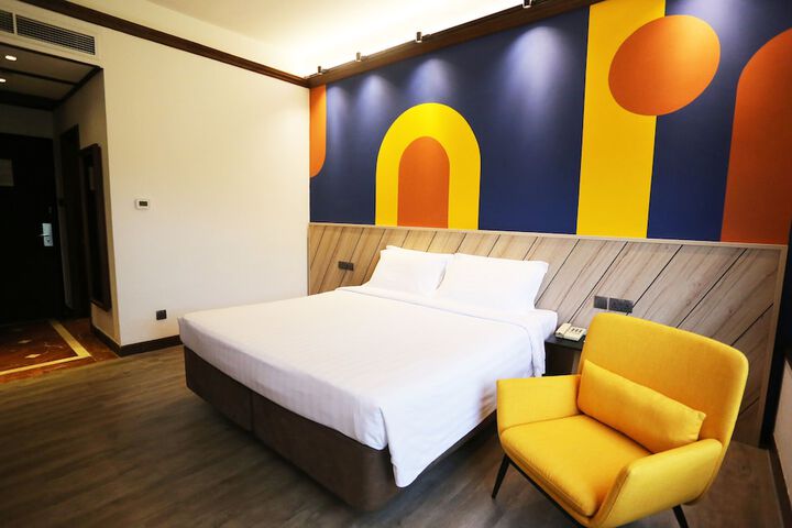 Room 34 of 95