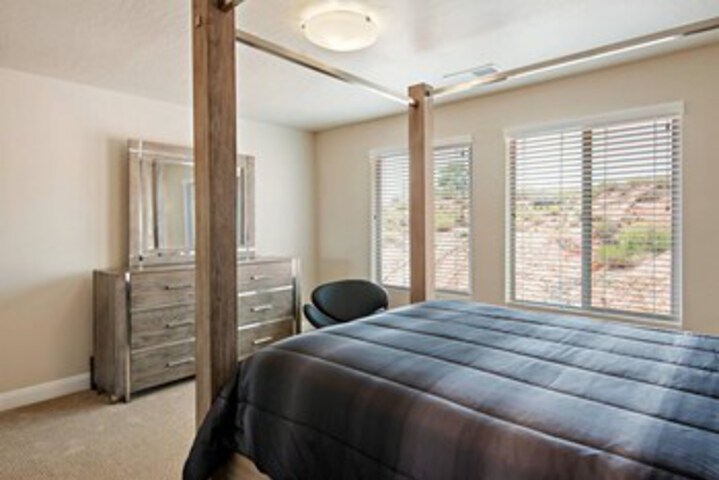 Room 52 of 58