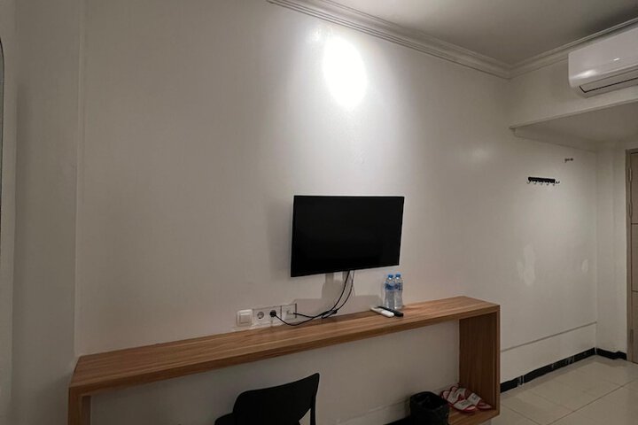 Room 3 of 20