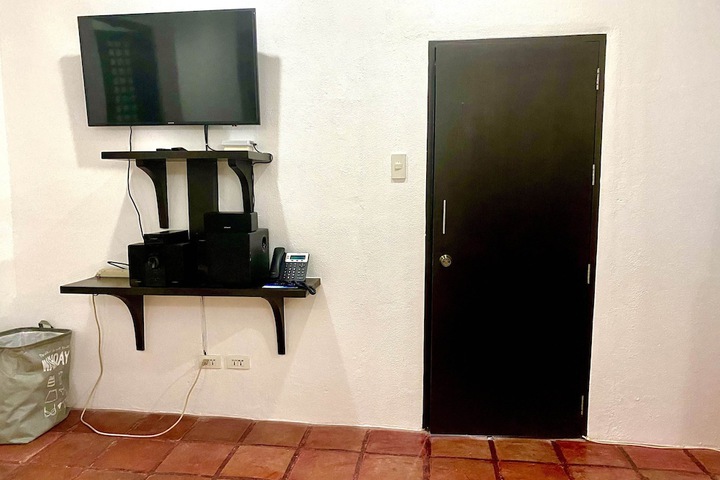 Room 128 of 403