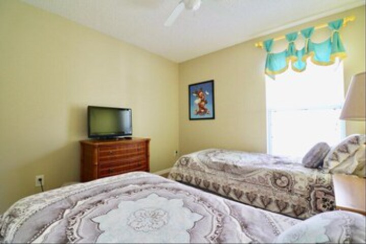 Room 32 of 32