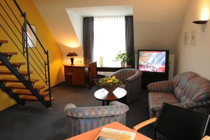 Room 3 of 5